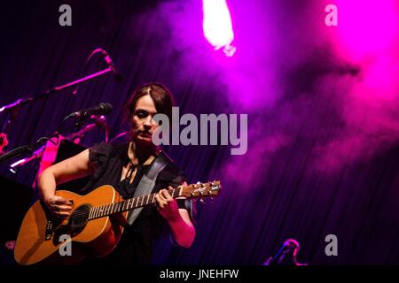 Gardone Riviera, Italie. 29 juillet, 2017. Gardone Riviera Brescia Italie 29 juillet 2007 Carmen Consoli effectue live au Anfiteatro Vittoriale Crédit : Roberto Finizio/Alamy Live News Banque D'Images