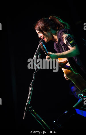 Gardone Riviera, Italie. 29 juillet, 2017. Gardone Riviera Brescia Italie 29 juillet 2007 Carmen Consoli effectue live au Anfiteatro Vittoriale Crédit : Roberto Finizio/Alamy Live News Banque D'Images