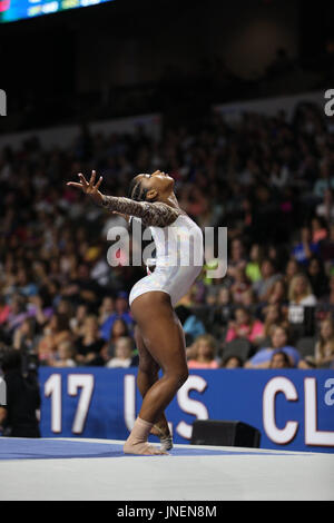 29 juillet 2016 : La Jordanie gymnaste Chiles participe à la compétition senior au 2017 Classic à l'AMÉRICAIN Sears Centre à Hoffman Estates, Illinois. Chiles est venu en cinquième tout autour. Melissa J. Perenson/CSM Banque D'Images