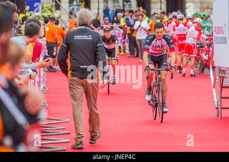 Londres, Royaume-Uni. 30 juillet, 2017. Ben Swift GBR Équipe des Émirats Unis chauffe - Le début de la Prudential Ride London Surrey Classic dans les Horse Guards Parade London Crédit : Guy Bell/Alamy Live News Banque D'Images