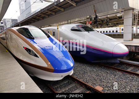 Tokyo, Japon - Jan 2, 2016. Bullet (haute vitesse ou trains Shinkansen) à la gare de Tokyo à Tokyo, Japon. Banque D'Images