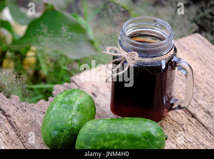 Boisson chaude journée d'antipyrétiques, wax gourd de thé, une boisson populaire au Vietnam, du melon juteux que bon pour la santé Banque D'Images