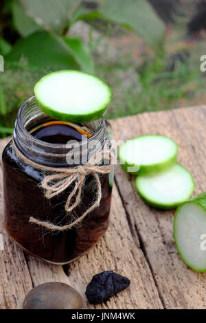 Boisson chaude journée d'antipyrétiques, wax gourd de thé, une boisson populaire au Vietnam, du melon juteux que bon pour la santé Banque D'Images