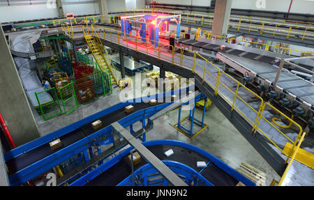 X-ray de express spécial centre de distribution à l'aéroport Banque D'Images