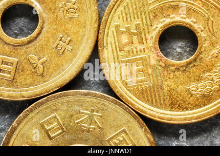 Extreme close up photo du yen japonais de pièces, peu de profondeur de champ. Banque D'Images