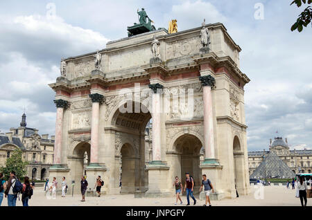 Paris, Arc de triomphe du Carrousel, à la place du Carrousel, dans le Musée de Louvre, Paris, France, Banque D'Images