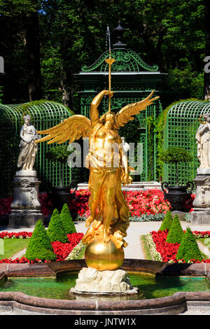 Jardin à golden fountain, Linderhof, Munich, Bavière, Allemagne Banque D'Images