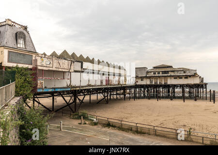 Vestiges de Victoria Pier, désaffecté, Colwyn Bay Conwy, Pays de Galles, Royaume-Uni Banque D'Images