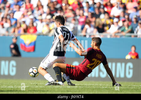 Stade Gillette. 30 juillet, 2017. MA, USA ; Paulo Dybala avant de la Juventus (21) et les Roms defender Federico Fazio (20) en action au cours de la première moitié de la Champions Cup match international entre la Juventus et l'AS Roma au stade Gillette. La Juventus a battu Roma 2-1. Anthony Nesmith/Cal Sport Media/Alamy Live News Banque D'Images