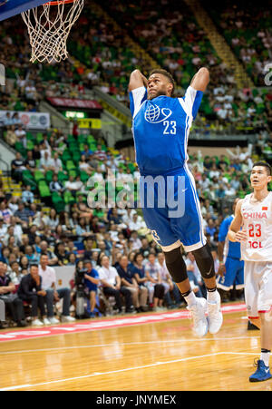 Hong Kong, Chine. 30 juillet, 2017. HONG KONG, CHINE - 30 juillet : Non 23 Justin Anderson de la Philadelphia 76ers points.Pour célébrer le 20e anniversaire de la formation de la Région administrative spéciale de Hong Kong (RASHK), la Fondation a commencé par Yao (joueur de basket-ball chinois Yao Ming), l'hôte d'un match de bienfaisance entre l'étoile montante Nike professionnel américain et l'équipe masculine de basket-ball chinois stars ( équipe Mens chinois gagner 66-63. Hong Kong, Hong Kong SAR, Chine, le 30 juillet 2017. Alamy Live News/Jayne Russell Crédit : Jayne Russell/Alamy Live News Banque D'Images