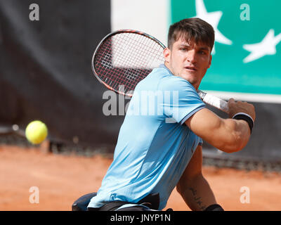 Namur, Belgique. 30 juillet, 2017. Gustavo Fernandez (ARG) renvoie la balle au cours de sa finale contre Nicolas Peifer (FRA) lors de la 30e tournoi de tennis en fauteuil roulant belge le 30/07/2017 à Namur (TC Géronsart). © Frédéric de Laminne Banque D'Images