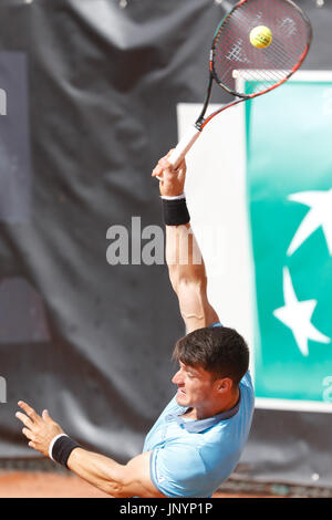 Namur, Belgique. 30 juillet, 2017. Gustavo Fernandez (ARG) sert la balle au cours de sa finale contre Nicolas Peifer (FRA) lors de la 30e tournoi de tennis en fauteuil roulant belge le 30/07/2017 à Namur (TC Géronsart). © Frédéric de Laminne Banque D'Images