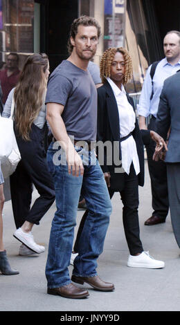 New York, NY, USA. 31 juillet, 2017. Matthew McMonaughey à Good Morning America la promotion de son nouveau film Dark Tower à New York le 31 juillet 2017. Credit : Rw/media/Alamy Punch Live News Banque D'Images