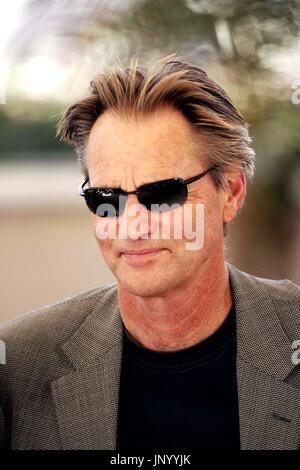 Fichier. 31 juillet, 2017. SAM SHEPARD (né le 5 novembre 1943, décédé le : 30 juillet 2017), le prix Pulitzer, le dramaturge et acteur nommé aux Oscars, est décédé à son domicile dans le Kentucky. Il avait 73 ans. Il est décédé de complications de la SLA ou maladie de Lou Gehrig. Shepard, auteur de plus de 40 Parties, remportant le prix Pulitzer de la fiction en 1979 pour sa pièce 'enfant enterré." La production de Broadway du drame a été nommé pour cinq Tony Awards en 1996. Sur la photo : le 19 mai 2005 - ''Don't Come Knocking'' Photocall.Festival de Cannes 2005 .Sam Shepard. Globe Crédit : Photos/ZUMAPRESS.com/Alamy Live News Banque D'Images