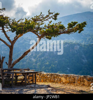 Point de vue vide dans les montagnes, l'île de Crète, Grèce Banque D'Images