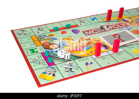 SWINDON, Royaume-Uni - 31 juillet 2017 : un jeu de Monopoly Junior un fond blanc Banque D'Images