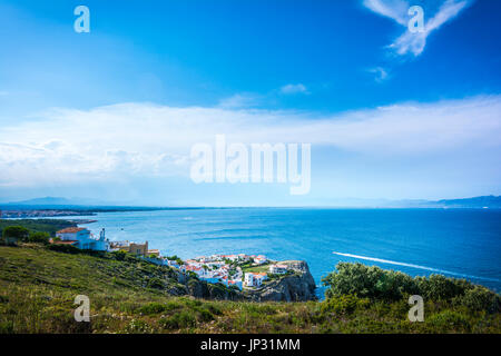 Golfe de Rosas sur la Costa Brava du Cap de Montgo Montgo bay .cape et sont un lieu naturel et magnifique de la Escala et Torroella de Montgri à Girona bauvin Banque D'Images