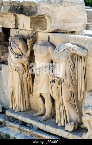 Reliefs à Théâtre de Dionysos Eleuthereus, Acropole, Athènes, Attique, Grèce Banque D'Images