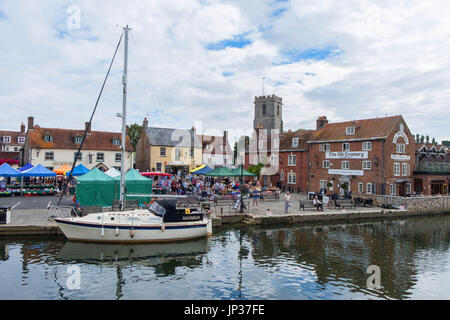 Le jour du marché sur le quai à Wareham, Dorset, UK. Banque D'Images