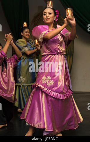 Spectacle culturel à Nayong pilipino, Angeles City, Pampanga, Philippines Banque D'Images