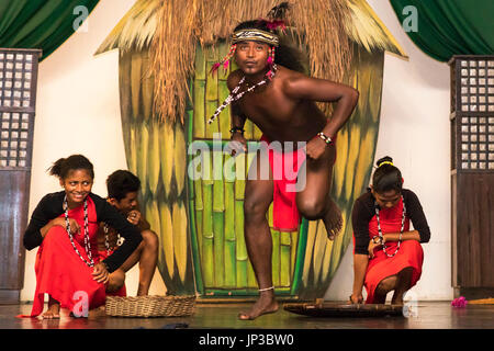 Spectacle culturel à Nayong pilipino, Angeles City, Pampanga, Philippines Banque D'Images