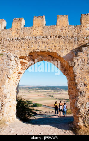 Porte médiévale. Ruines du château de Gormaz, la province de Soria, Castilla Leon, Espagne. Banque D'Images