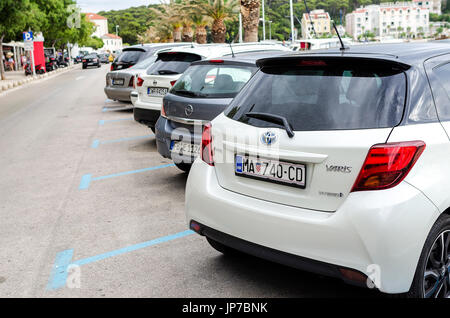 City parking à Makarska, Croatie. Banque D'Images