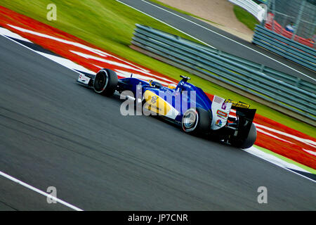 Au le premier coin de la Silverstone Grand Prix au cours de la 2016 British Grand Prix de Formule 1 Banque D'Images
