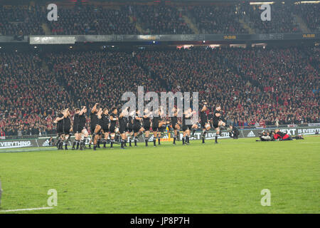 Les All Blacks effectuer le Haka, Eden Park, Auckland, samedi 8 juillet 2017 avant la finale de la Coupe du Monde de Rugby contre les Lions britanniques et irlandais Banque D'Images