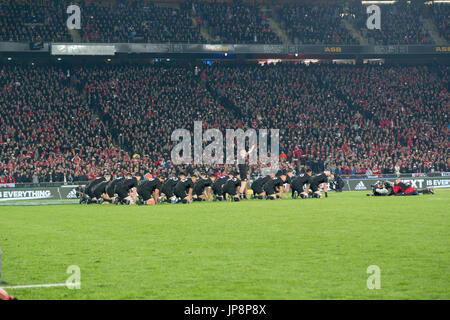 Les All Blacks effectuer le Haka, Eden Park, Auckland, samedi 8 juillet 2017 avant la finale de la Coupe du Monde de Rugby contre les Lions britanniques et irlandais Banque D'Images