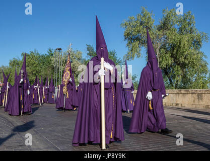 Espagne, Andalousie, région de la ville de Cordoba, Jeudi Saint, défilé de pénitents, Banque D'Images