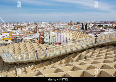 Espagne, Andalousie, région de la ville de Séville, la place d'Encarnacion, le Metropol Parasol connu sous le nom de 'Las Setas' Banque D'Images