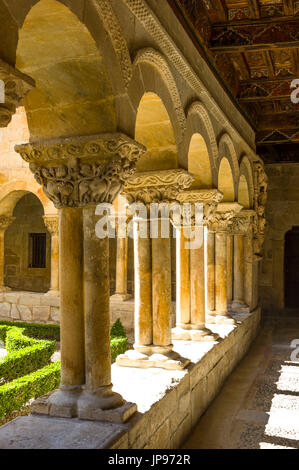 Chapiteaux romans, cloître de Santo Domingo de Silos Monastery, Espagne Banque D'Images