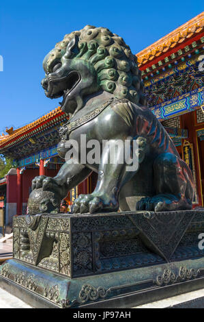 Lion de bronze, le Palais d'été, Pékin, Chine Banque D'Images