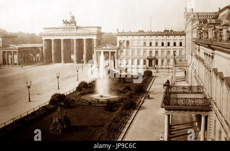 Porte de Brandebourg, Berlin, Allemagne, période victorienne Banque D'Images