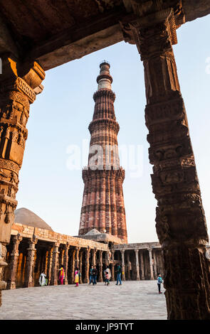Qutb Minar au coucher du soleil, Delhi, Inde. Banque D'Images