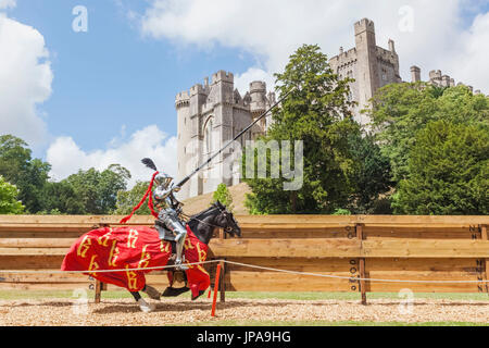 L'Angleterre, West Sussex, Arundel, Château d'Arundel, joutes à cheval chevalier Banque D'Images