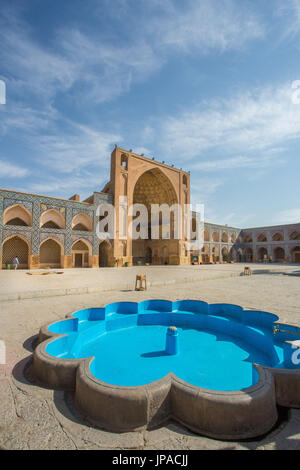 L'Iran, Ispahan, Ville Masjed-e Jame (mosquée du vendredi), UNESCO World Heritage, cour, Banque D'Images