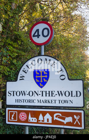 L'Angleterre, Gloucestershire, Cotswolds, Stow-on-the-Wold, le panneau de la commune Banque D'Images