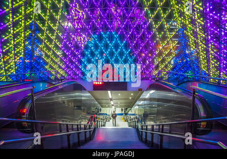 La Chine, la Province de Guandong, ville de Shenzhen, Chine Splendide, l'entrée de la station de métro Banque D'Images