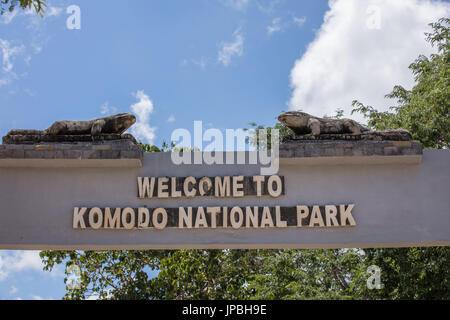 Entrée du Parc National de Komodo, dragon, Komodo, la faune, la liste rouge, l'UNESCO, patrimoine mondial, Voyage, Tourisme, Indonésie Banque D'Images