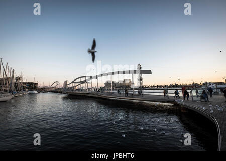 Rambla de Mar passerelle, Maremagnum. Port Vell, Barcelone, Catalogne, Espagne Banque D'Images