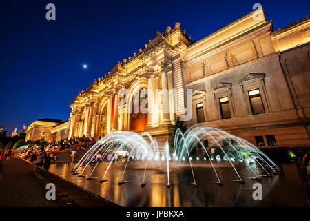 Le Metropolitan Museum of Art la nuit à New York City Banque D'Images