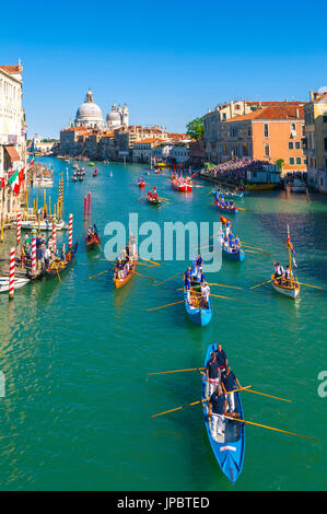 Venise, Vénétie, Italie. Régate Historique événement sur le Grand Canal Banque D'Images