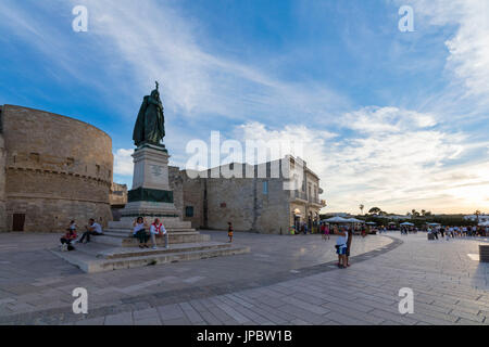 Ancienne forteresse médiévale et les monuments de la vieille ville de la province d'Otrante Lecce Pouilles Italie Europe Banque D'Images