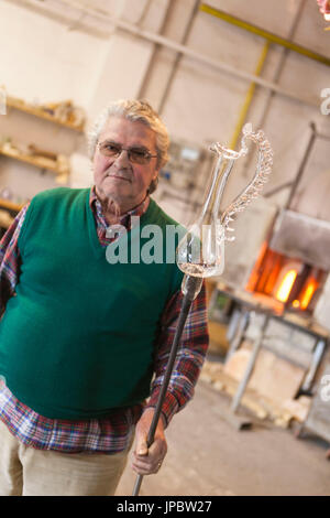 L'art de la production de verre dans les ateliers de l'île de Murano Vénétie Italie Europe Banque D'Images