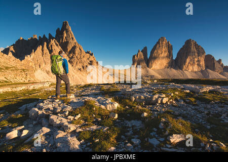 Trois pics et Mont Paterno au coucher du soleil, la Province de Bolzano, Trentin-Haut-Adige, Italie. Banque D'Images