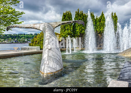 Saguenay, Canada - le 3 juin 2017 par : fontaine d'eau avec queue de baleine au centre-ville de parc de la ville de Québec au cours de l'été Banque D'Images