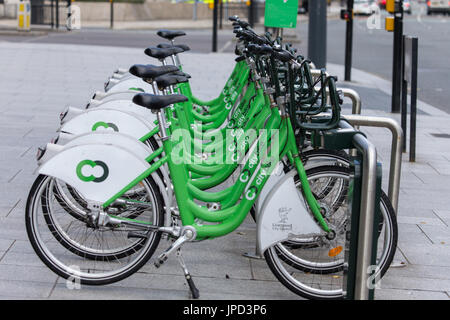 Une ville d' vélo sur le brin à Liverpool, où louer des vélos peuvent être obtenues et retourné Banque D'Images