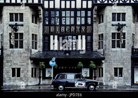 Liberty ou Liberty's grand magasin sur Great Marlborough Street dans le West End de Londres. Angleterre, Royaume-Uni Banque D'Images